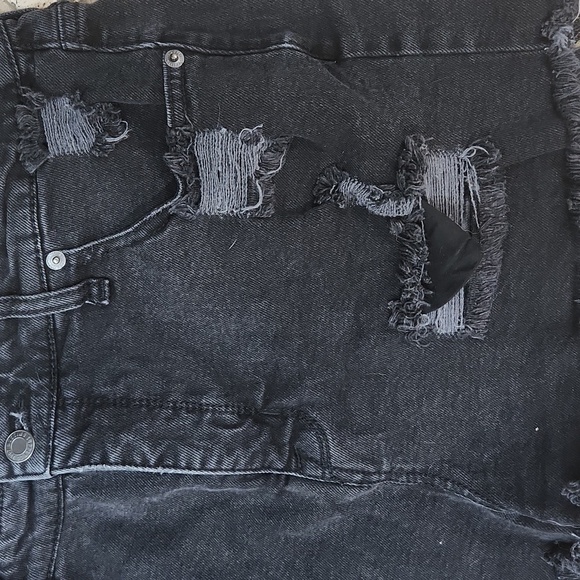 Mossimo Distressed Cut Off Style Shorts - Picture 3 of 4